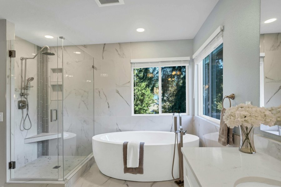 Modern Bathroom Designs with Timeless Appeal